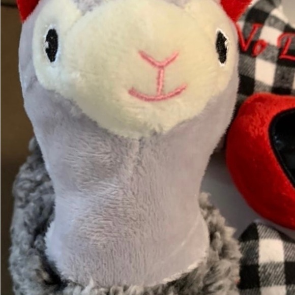 No Drama Lama Set for Dogs-Includes 3 toys w/Squeakers & Bandanna - Picture 3 of 6